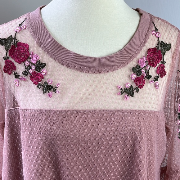 NWT NY Collection Embroidered Blouse - Picture 2 of 12